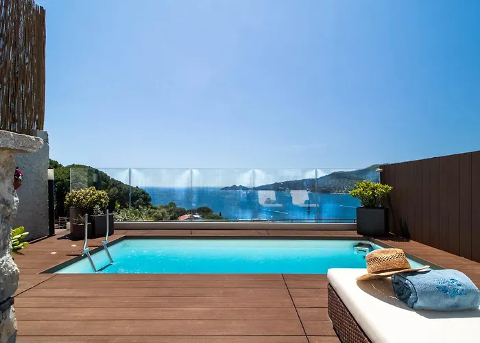 Silvia - Private Pool Feriehus Zoagli